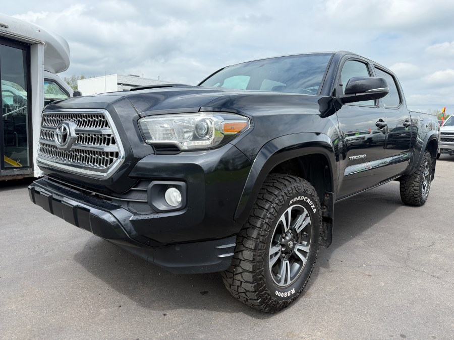 2017 Toyota Tacoma TRD Sport Double Cab 6'' Bed V photo