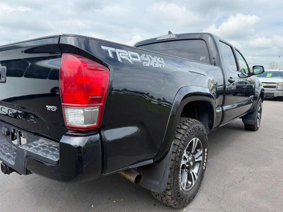 2017 Toyota Tacoma TRD Sport Double Cab 6'' Bed V photo
