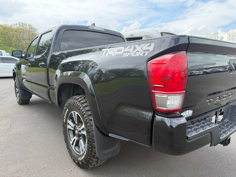 2017 Toyota Tacoma TRD Sport Double Cab 6'' Bed V photo