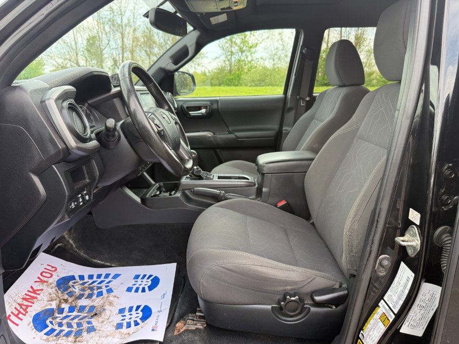 2017 Toyota Tacoma TRD Sport Double Cab 6'' Bed V photo