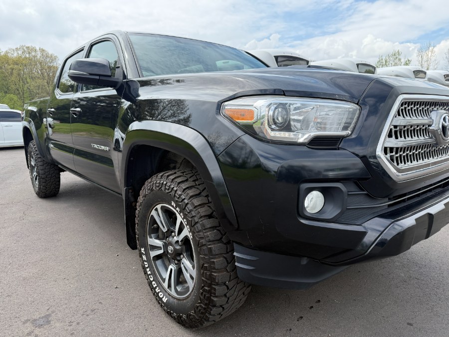 2017 Toyota Tacoma TRD Sport Double Cab 6'' Bed V photo