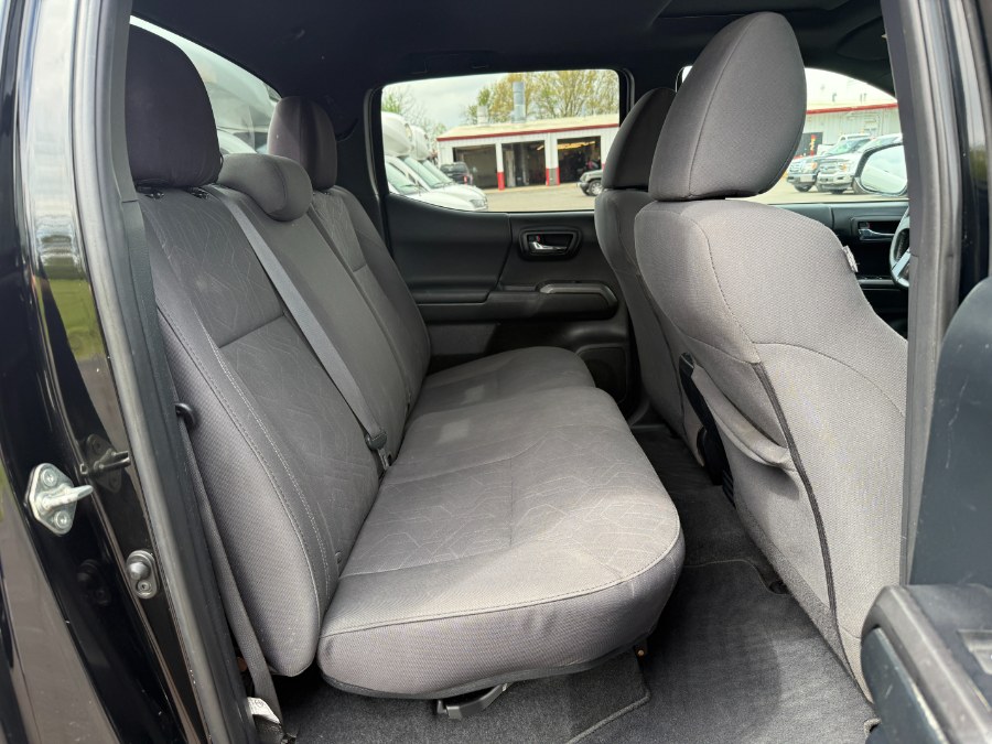 2017 Toyota Tacoma TRD Sport Double Cab 6'' Bed V photo