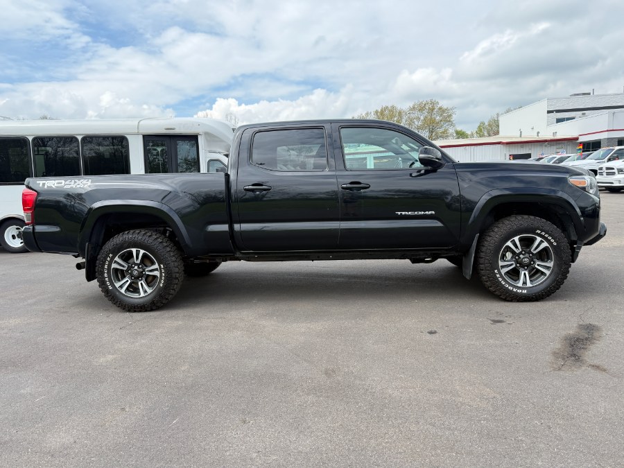 2017 Toyota Tacoma TRD Sport Double Cab 6'' Bed V photo