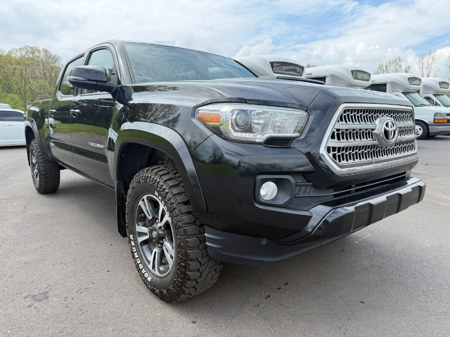 2017 Toyota Tacoma TRD Sport Double Cab 6'' Bed V photo
