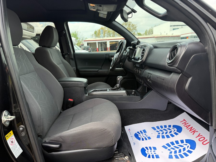 2017 Toyota Tacoma TRD Sport Double Cab 6'' Bed V photo