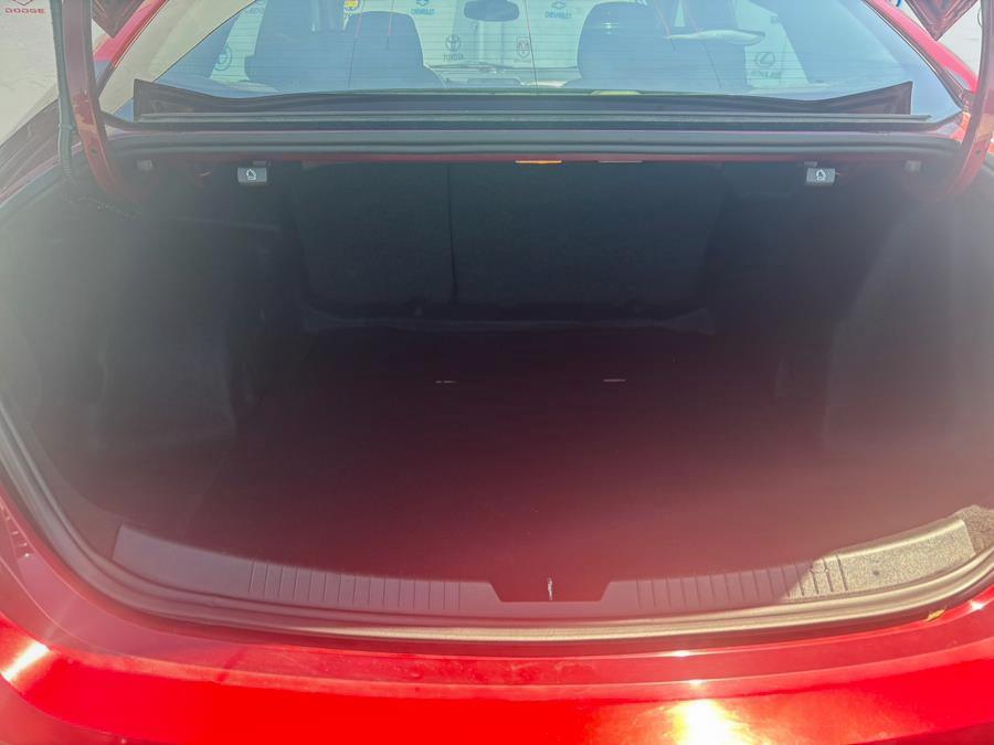 2018 Chevrolet Malibu 4dr Sdn LT w/1LT photo