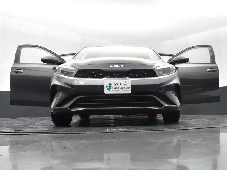 2023 Kia Forte LXS Sedan 4D photo