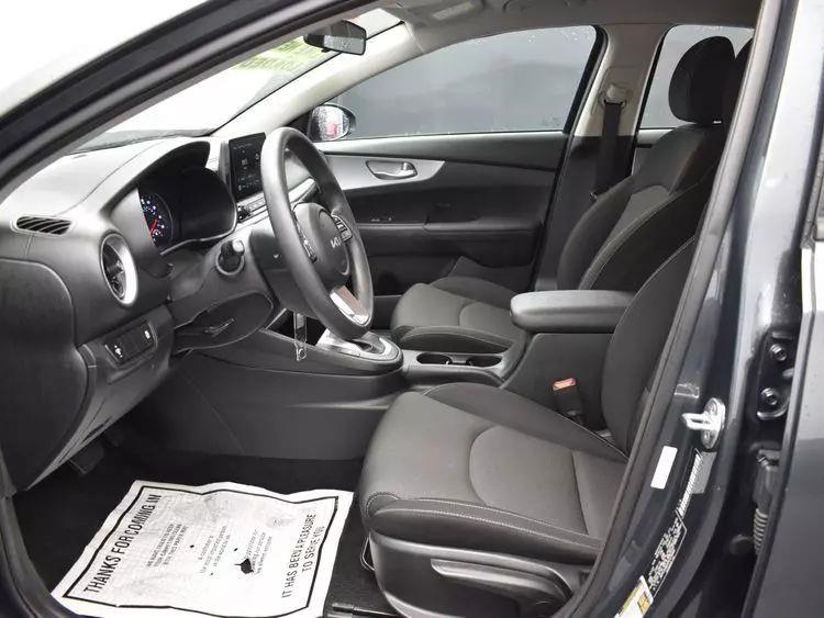 2023 Kia Forte LXS Sedan 4D photo