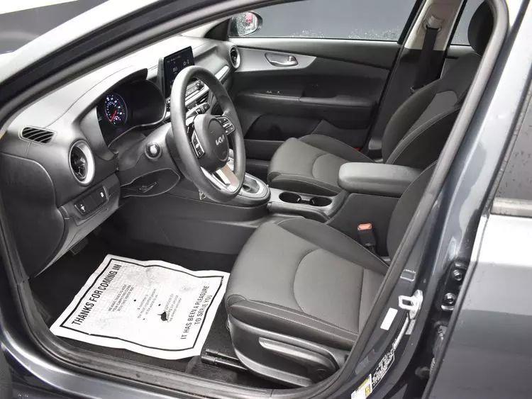 2023 Kia Forte LXS Sedan 4D photo