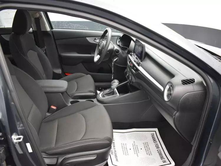 2023 Kia Forte LXS Sedan 4D photo