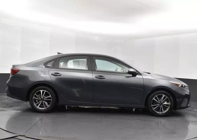 2023 Kia Forte LXS Sedan 4D photo