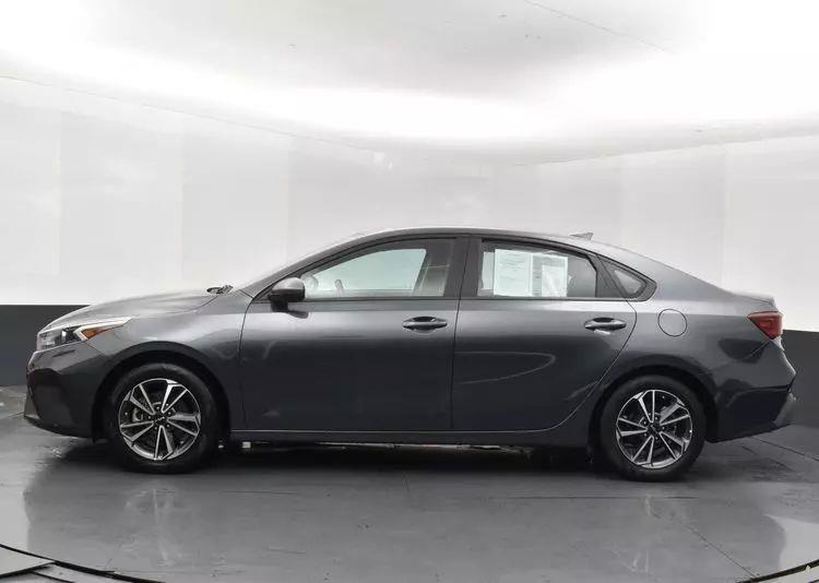 2023 Kia Forte LXS Sedan 4D photo