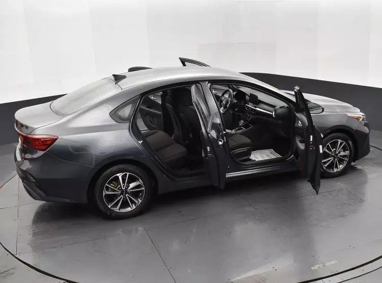 2023 Kia Forte LXS Sedan 4D photo