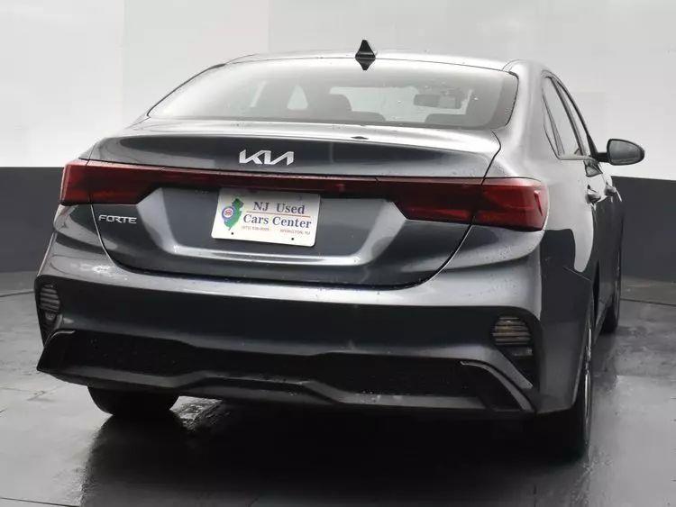 2023 Kia Forte LXS Sedan 4D photo