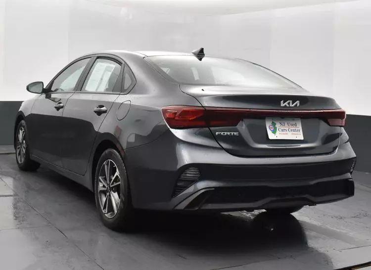 2023 Kia Forte LXS Sedan 4D photo