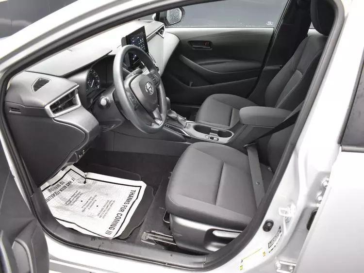 2023 Toyota Corolla LE Sedan 4D photo
