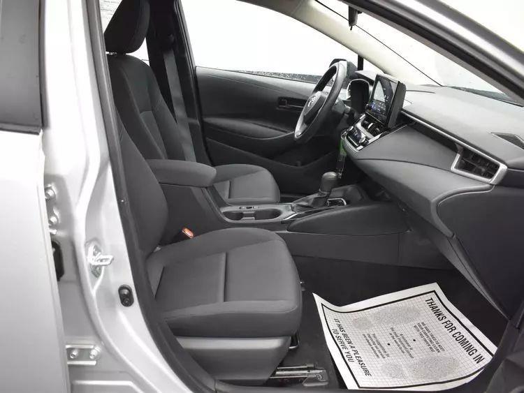 2023 Toyota Corolla LE Sedan 4D photo