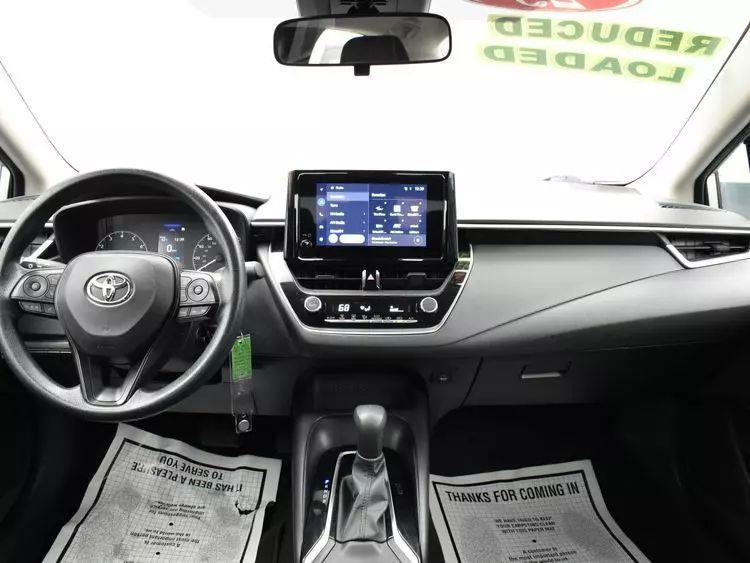 2023 Toyota Corolla LE Sedan 4D photo