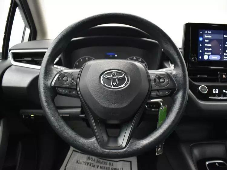 2023 Toyota Corolla LE Sedan 4D photo