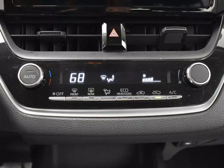 2023 Toyota Corolla LE Sedan 4D photo