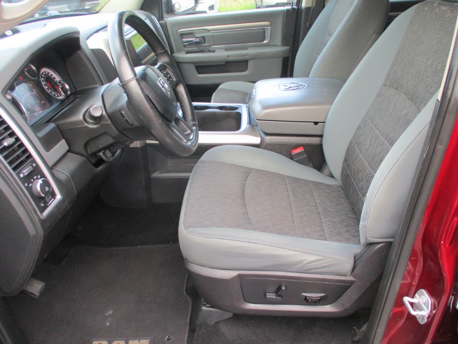 2017 RAM 1500 Big Horn 4x4 Crew Cab 5''7