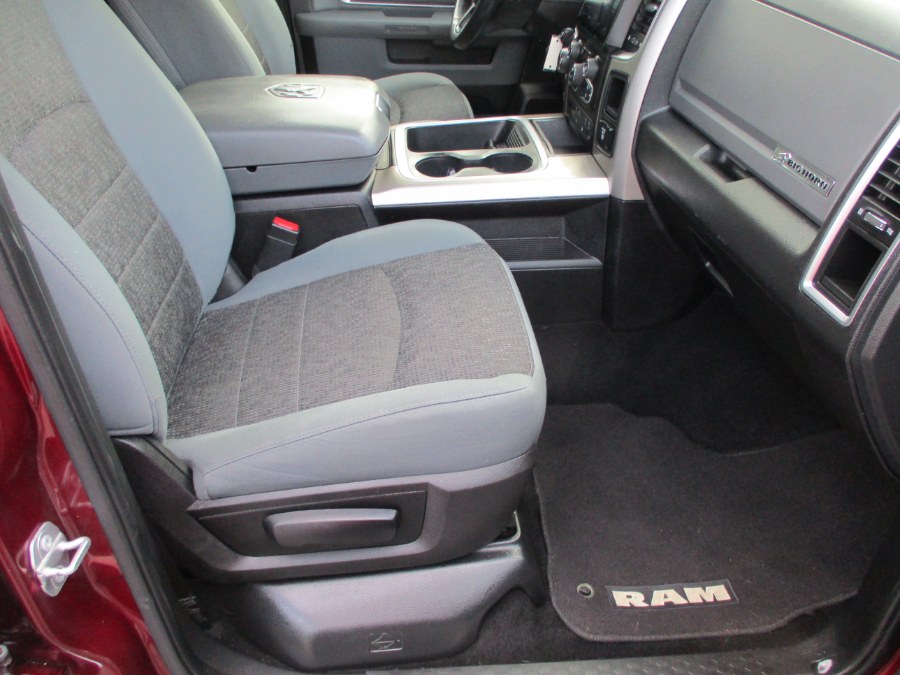 2017 RAM 1500 Big Horn 4x4 Crew Cab 5''7