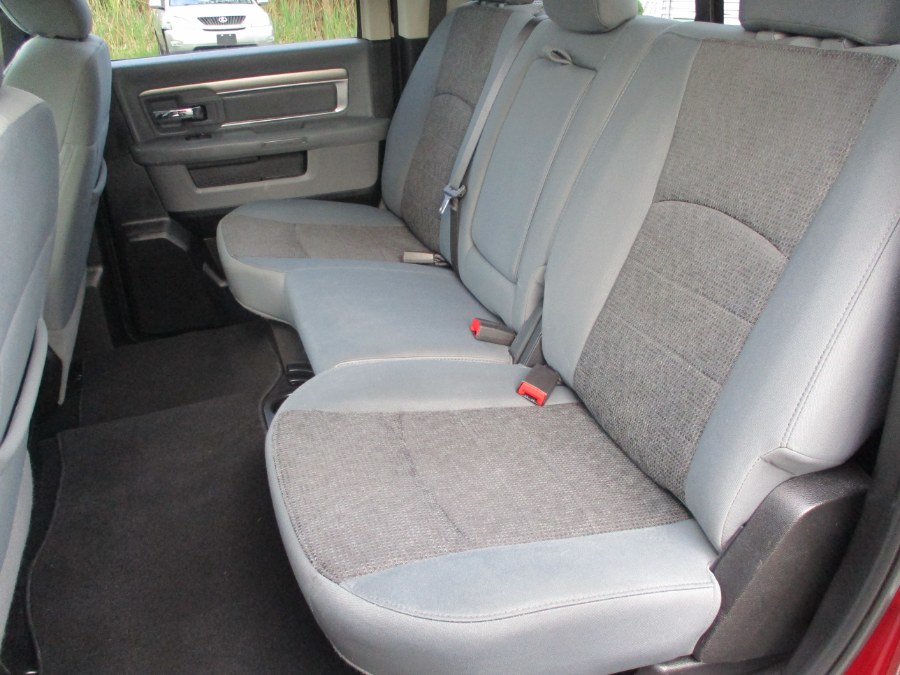 2017 RAM 1500 Big Horn 4x4 Crew Cab 5''7