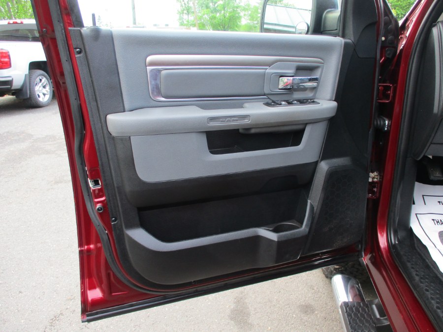 2017 RAM 1500 Big Horn 4x4 Crew Cab 5''7