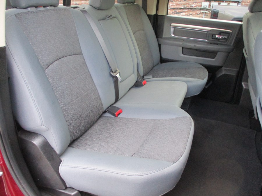 2017 RAM 1500 Big Horn 4x4 Crew Cab 5''7