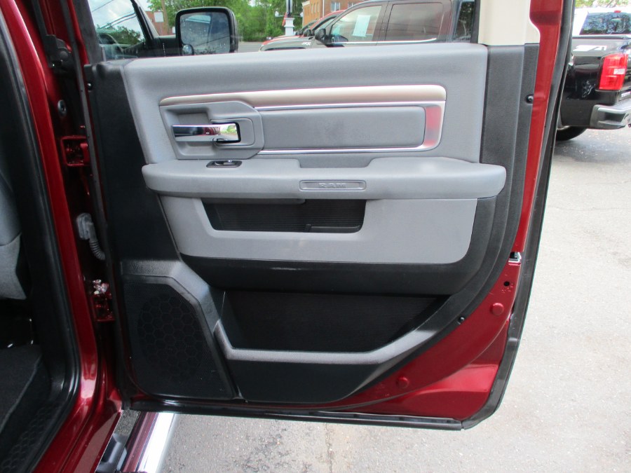 2017 RAM 1500 Big Horn 4x4 Crew Cab 5''7