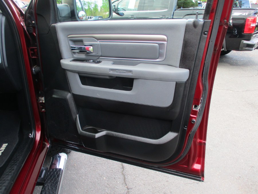 2017 RAM 1500 Big Horn 4x4 Crew Cab 5''7