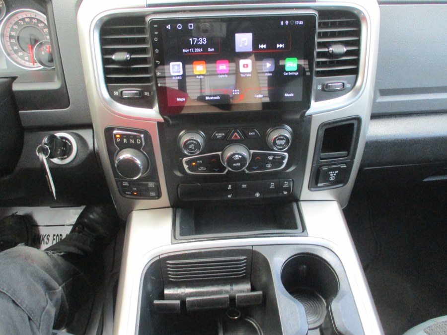 2017 RAM 1500 Big Horn 4x4 Crew Cab 5''7