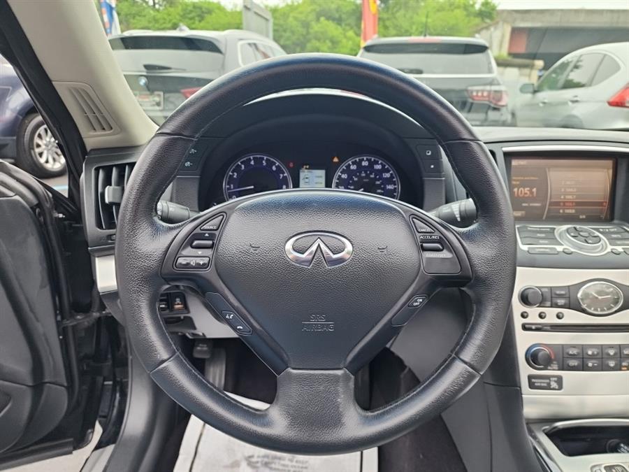 2011 Infiniti Legend photo