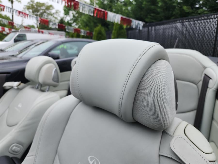 2011 Infiniti Legend photo
