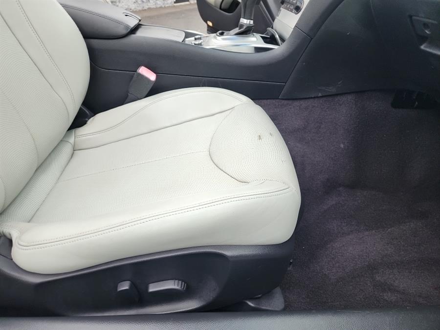 2011 Infiniti Legend photo