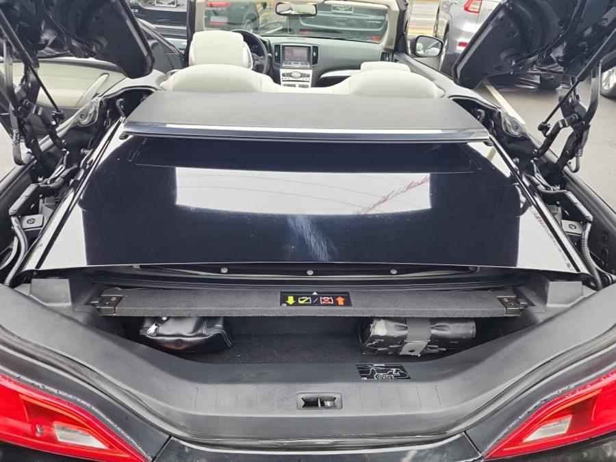 2011 Infiniti Legend photo