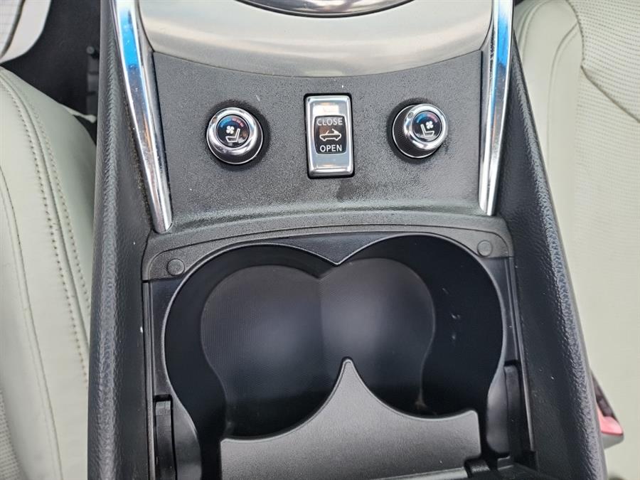 2011 Infiniti Legend photo