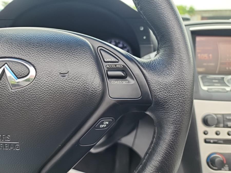 2011 Infiniti Legend photo