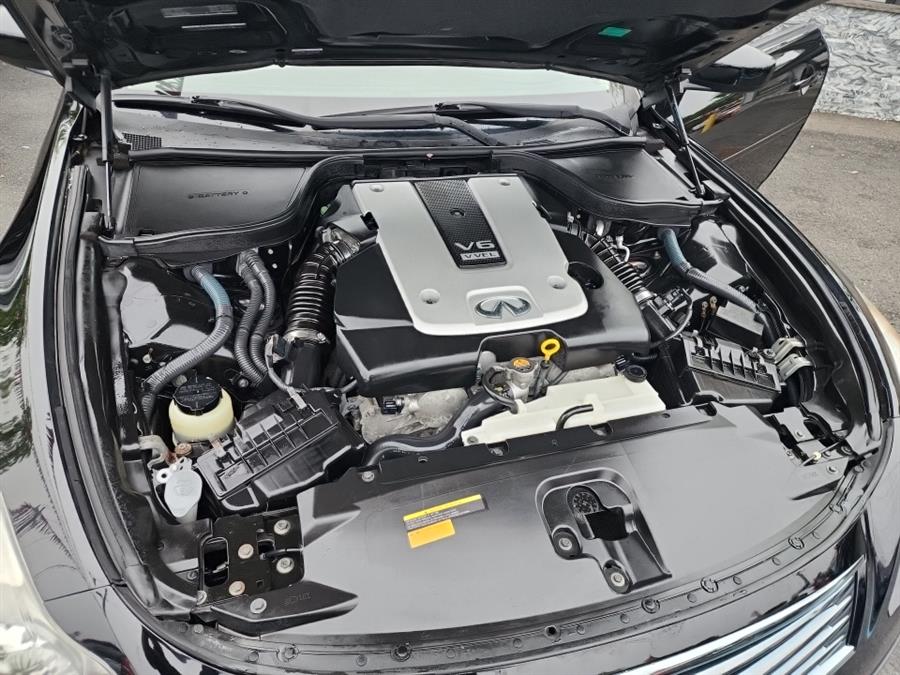 2011 Infiniti Legend photo