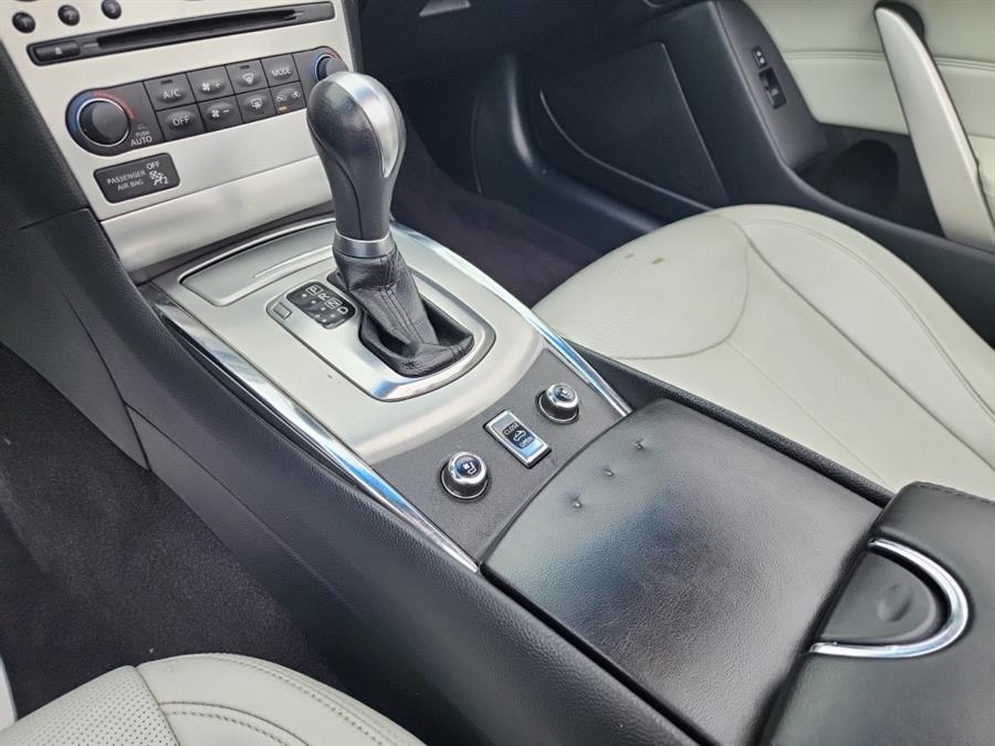 2011 Infiniti Legend photo