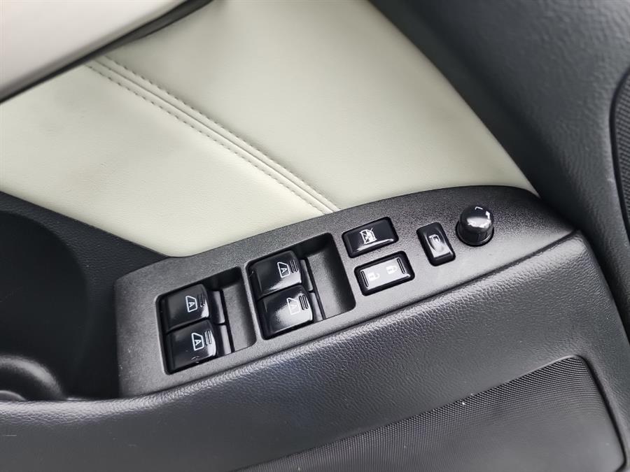 2011 Infiniti Legend photo