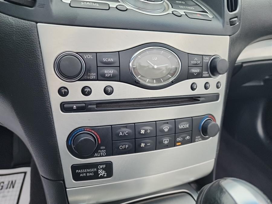 2011 Infiniti Legend photo