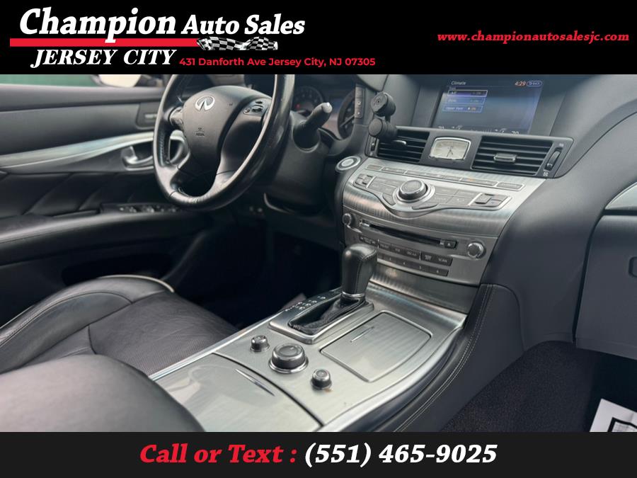 2017 Infiniti Q70 3.7 AWD photo