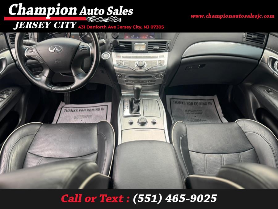 2017 Infiniti Q70 3.7 AWD photo