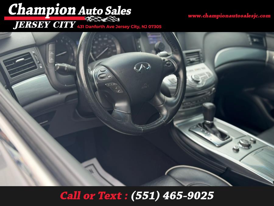 2017 Infiniti Q70 3.7 AWD photo