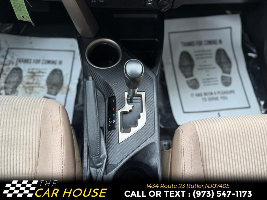 2015 Toyota RAV4 AWD 4dr XLE (Natl) photo