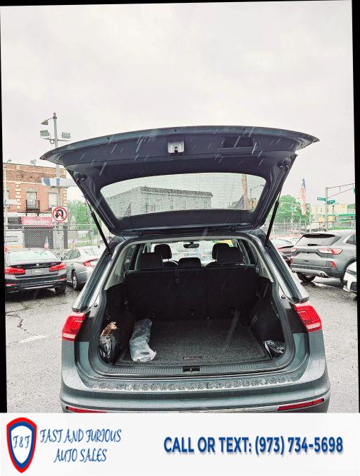 2021 Volkswagen Tiguan SE 4MOTION Sport Utility 4D photo