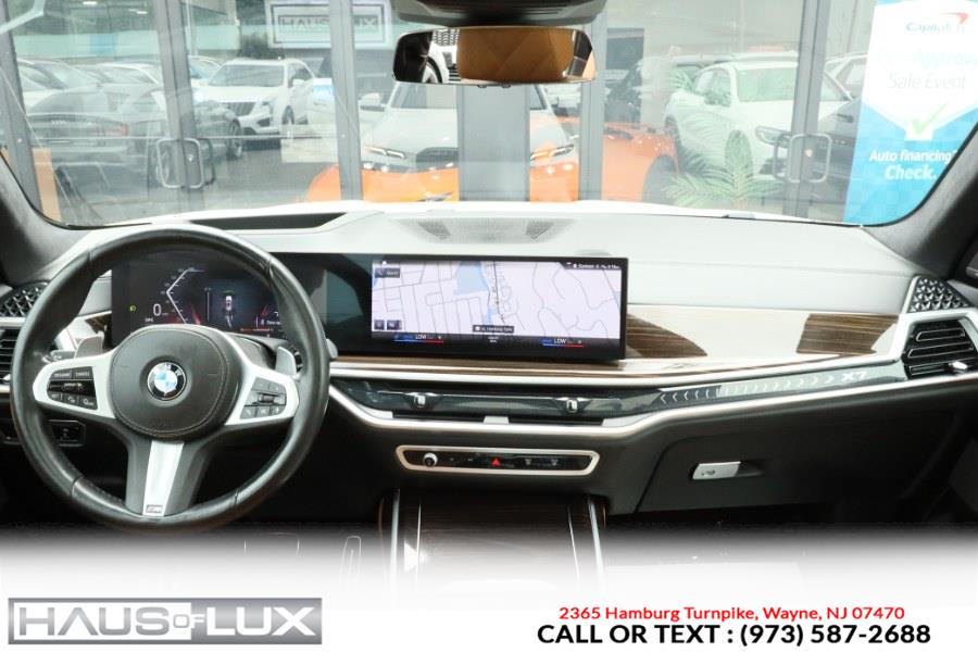 2023 BMW X7 xDrive40i Sports Activity Vehi photo