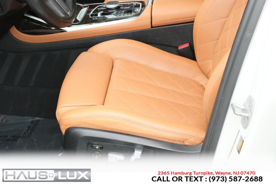 2023 BMW X7 xDrive40i Sports Activity Vehi photo