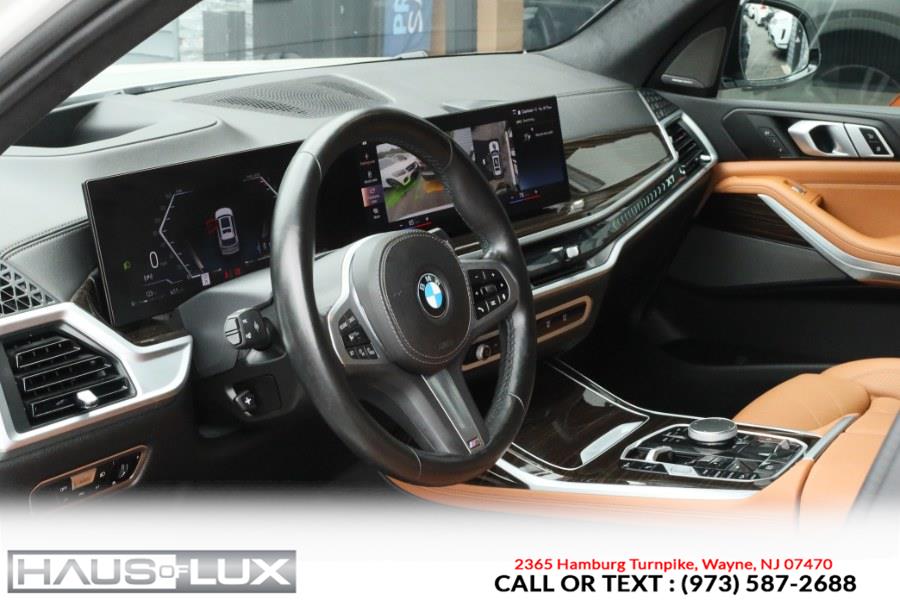 2023 BMW X7 xDrive40i Sports Activity Vehi photo
